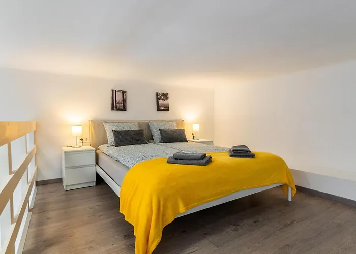 The Right Choice * Budapest